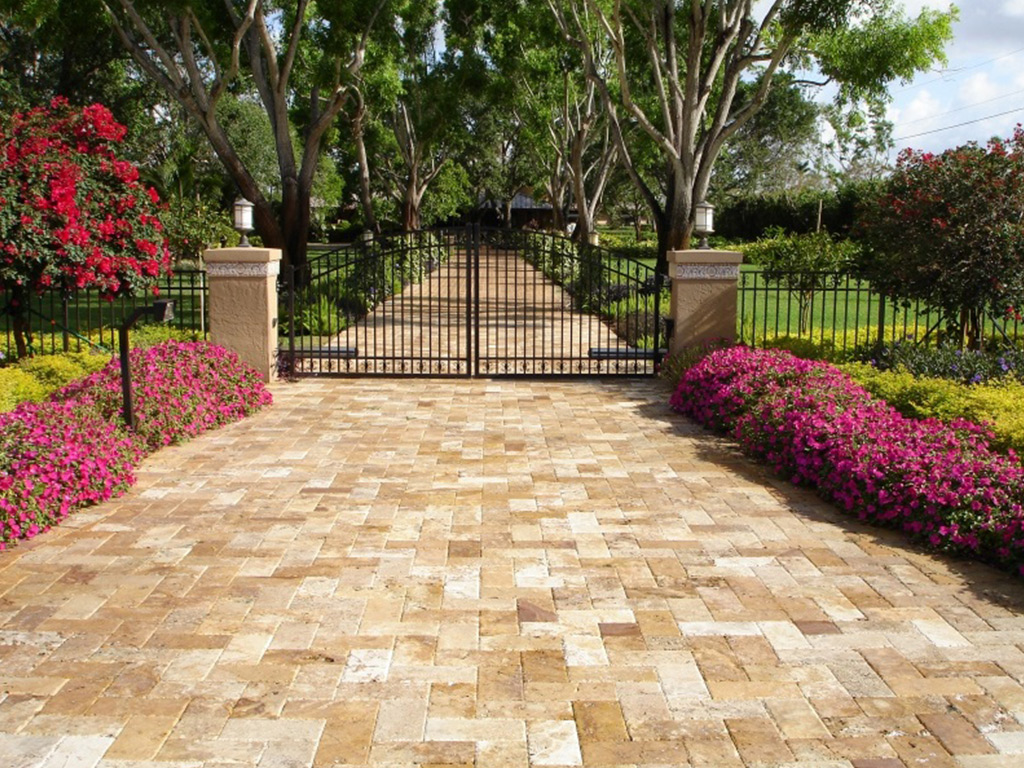 Gold Travertine, Cross-Cut, Unfilled, Tumbled, Paver