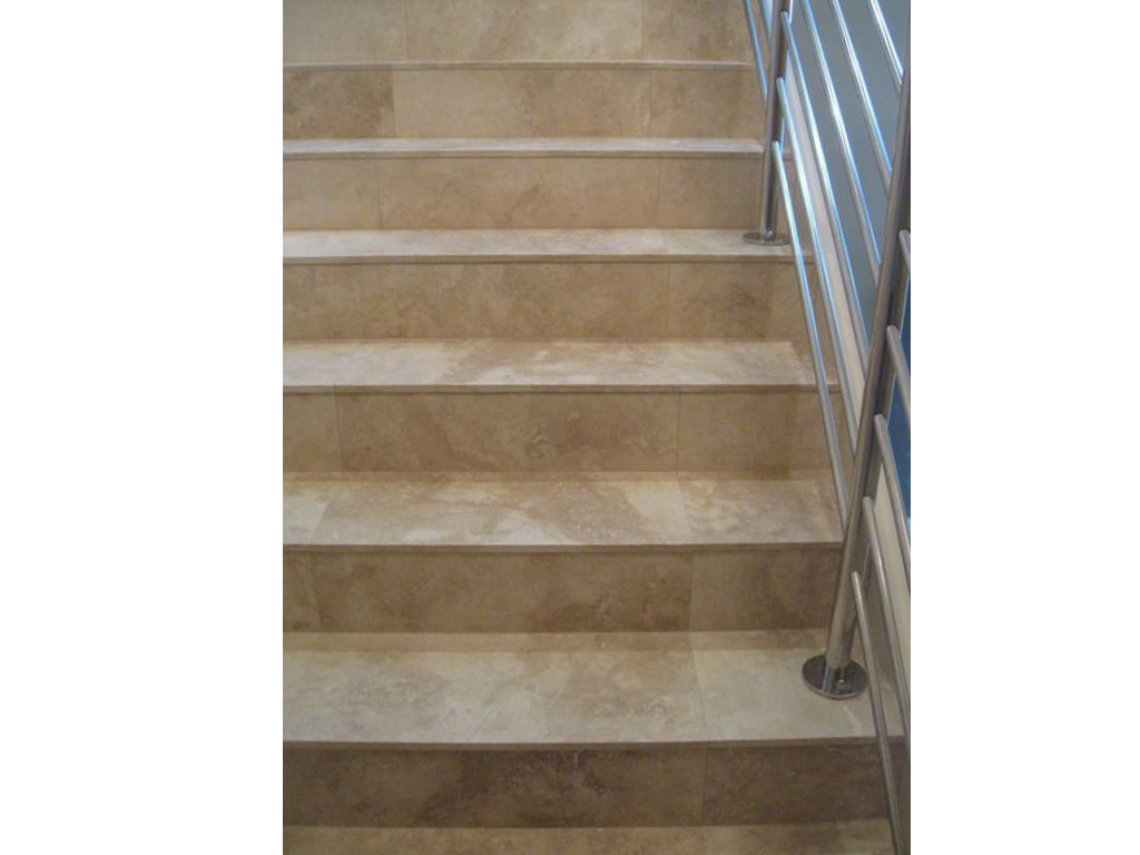 Hiera Classico Travertine, Cross-Cut, Unfilled, Honed, One Long Side UF/H & Beveled, Stairs